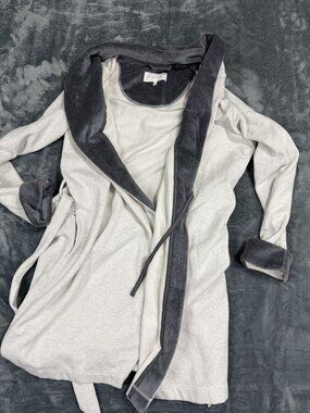 Victoria's Secret Womens Gray & White Wrap Robe M